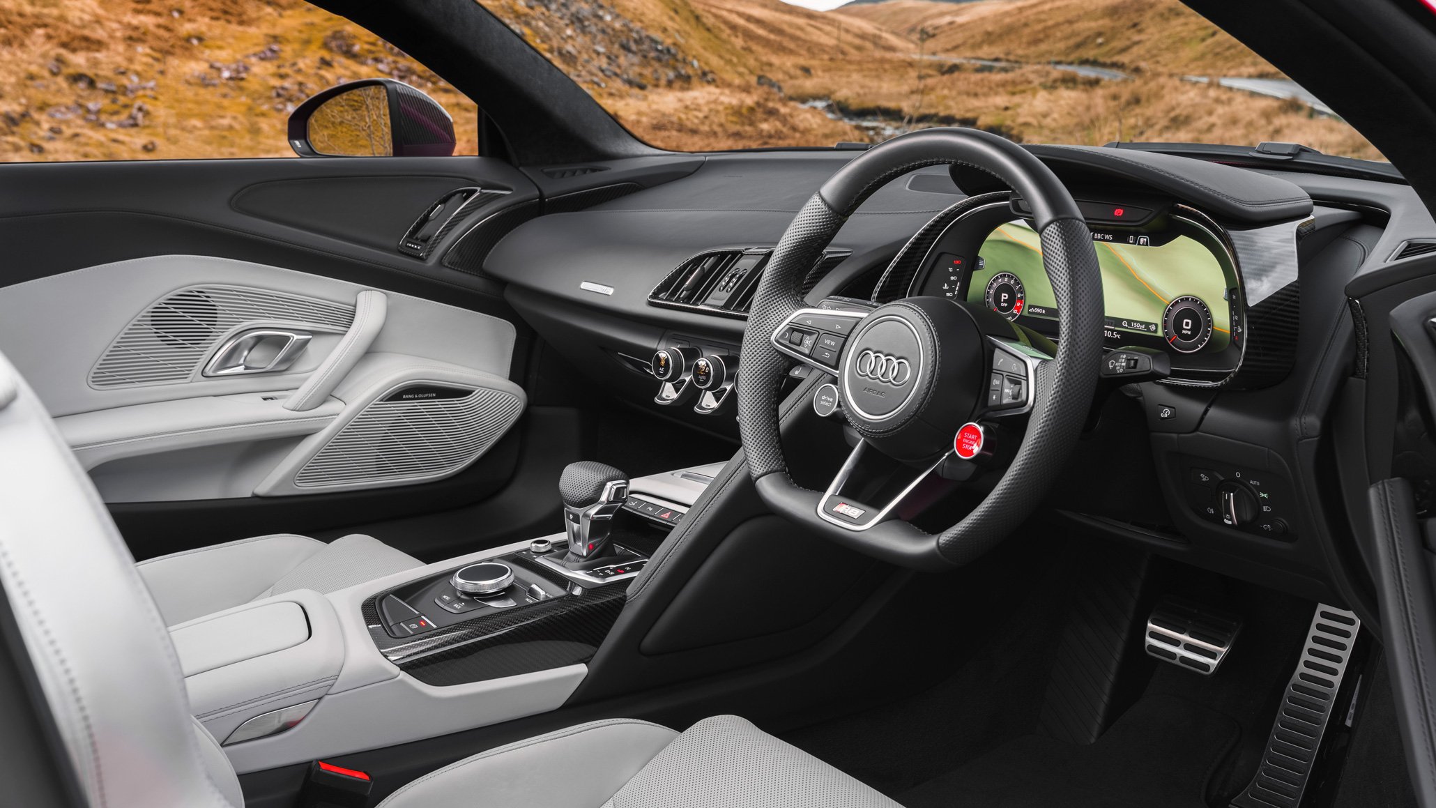 2022-Audi-R8-Interior