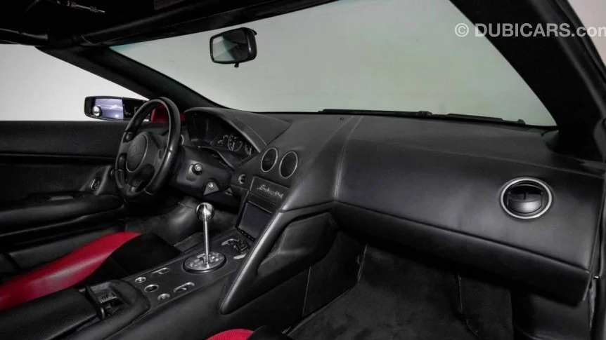 Lamborghini-Mucielago-Roadster-2006-Interior-2