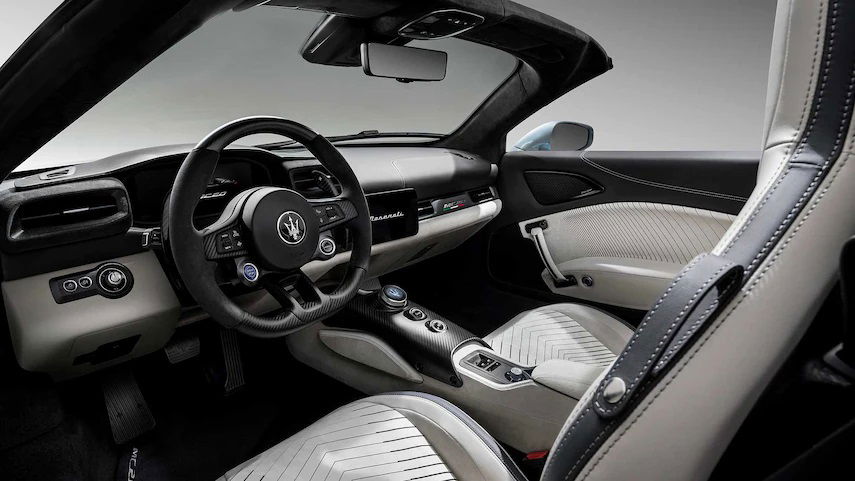 2023-Maserati-MC20-Cielo-interior