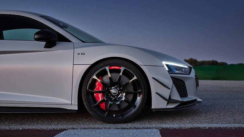 2023-Audi-R8-GT-side