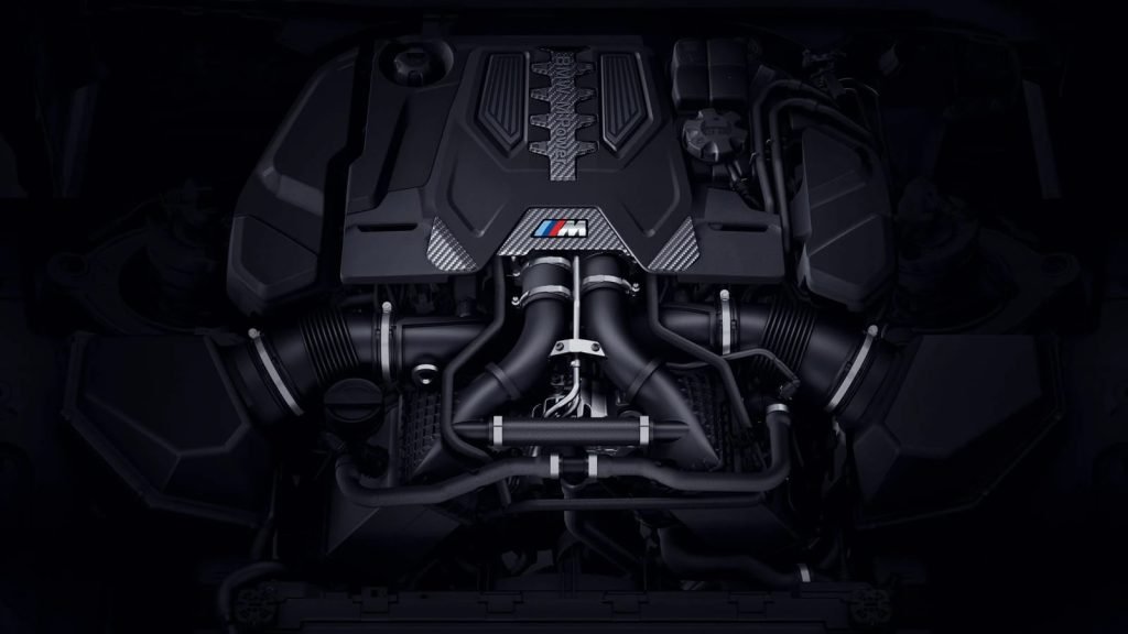 2023-BMW-M5-engine