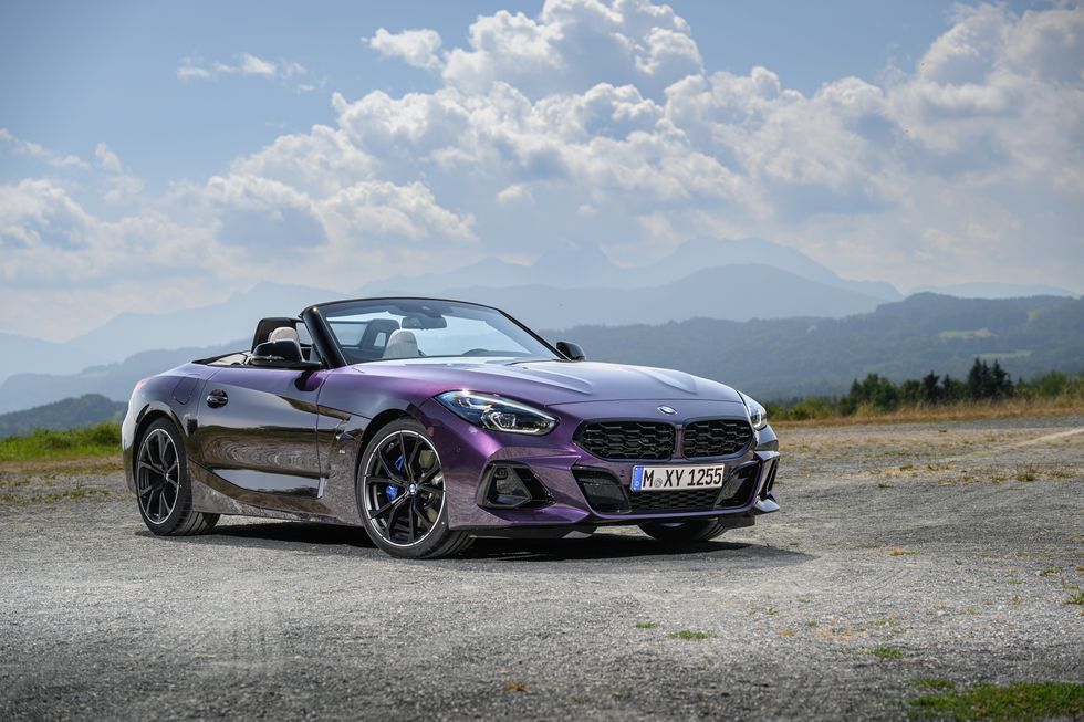 2023_BMW_Z4_exterior_front